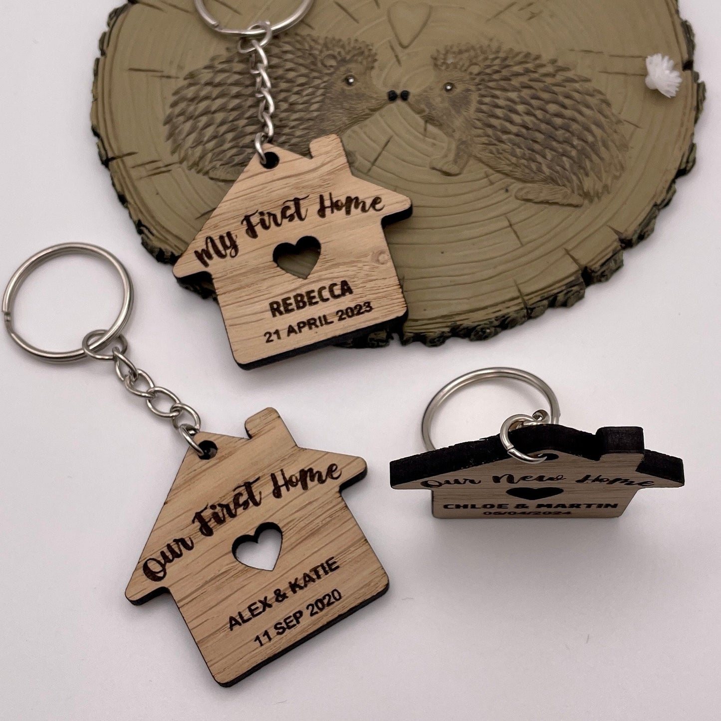 Measures approx 4.5cm wide x 4cm high and is 0.4mm deep,
Made from the highest quality Oak Veneer Wood