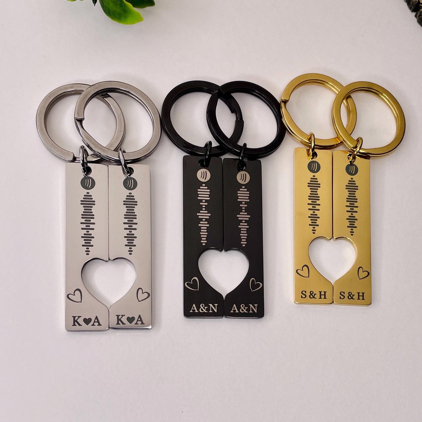 Personalised Spotify Keychain - Custom Engraved Heart Keyring for Couples | Music Keyring, Song Keychain, Anniversary Gift, Wedding Date