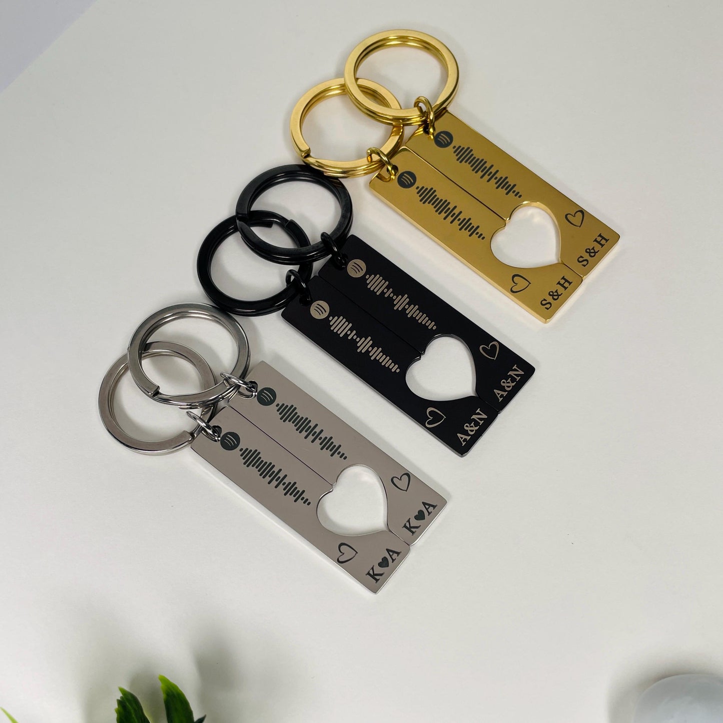 Personalised Spotify Keychain - Custom Engraved Heart Keyring for Couples | Music Keyring, Song Keychain, Anniversary Gift, Wedding Date