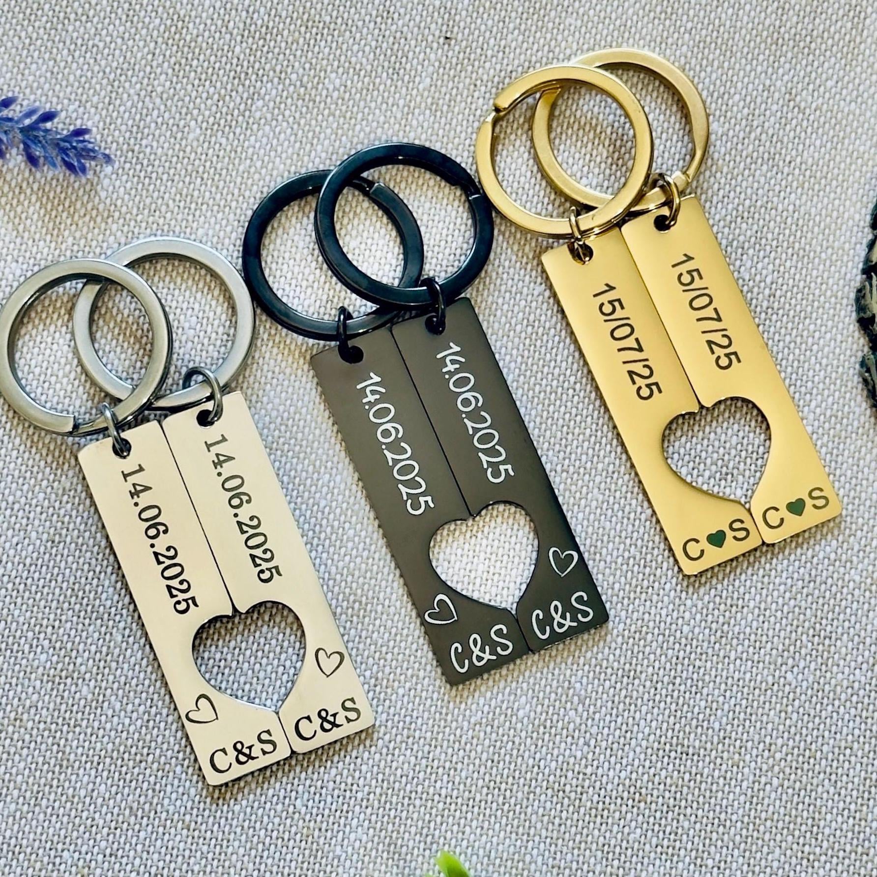 Custom Pair of engraved Wedding Mr & Mrs Keyrings, Couple Anniversary Gift, Wedding Date Keyrings, Wedding gift, Valentines Gift for Him Her