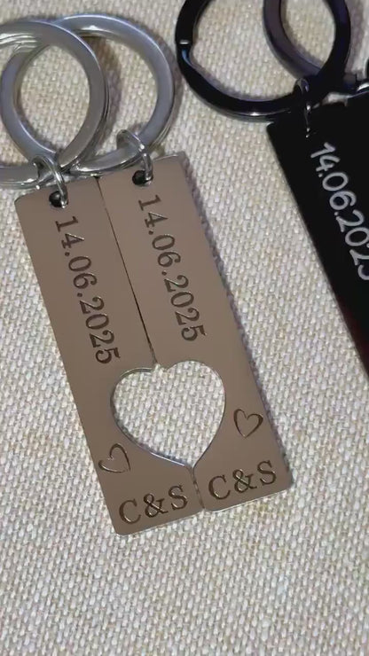 Custom Pair of engraved Wedding Mr & Mrs Keyrings, Couple Anniversary Gift, Wedding Date Keyrings, Wedding gift, Valentines Gift for Him Her